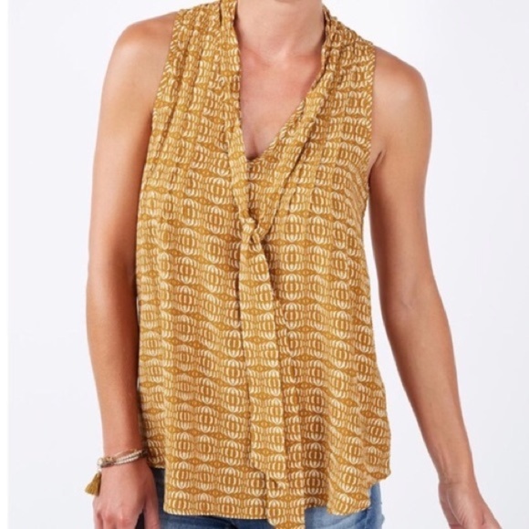 🌻Willow & Clay yellow tie neck boho tank top - Picture 1 of 4